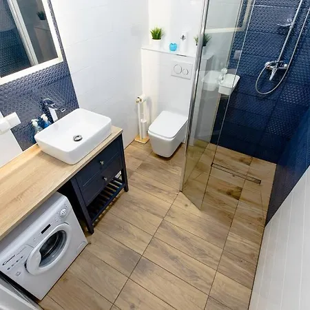 Mini On The Cliff Rewal