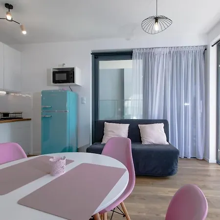 Mini On The Cliff Apartamento Rewal