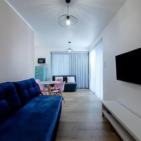 Mini On The Cliff * Rewal