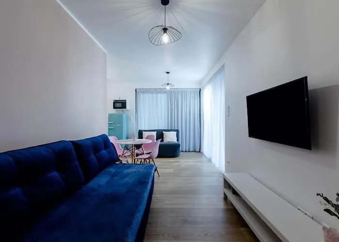 Mini On The Cliff * Rewal